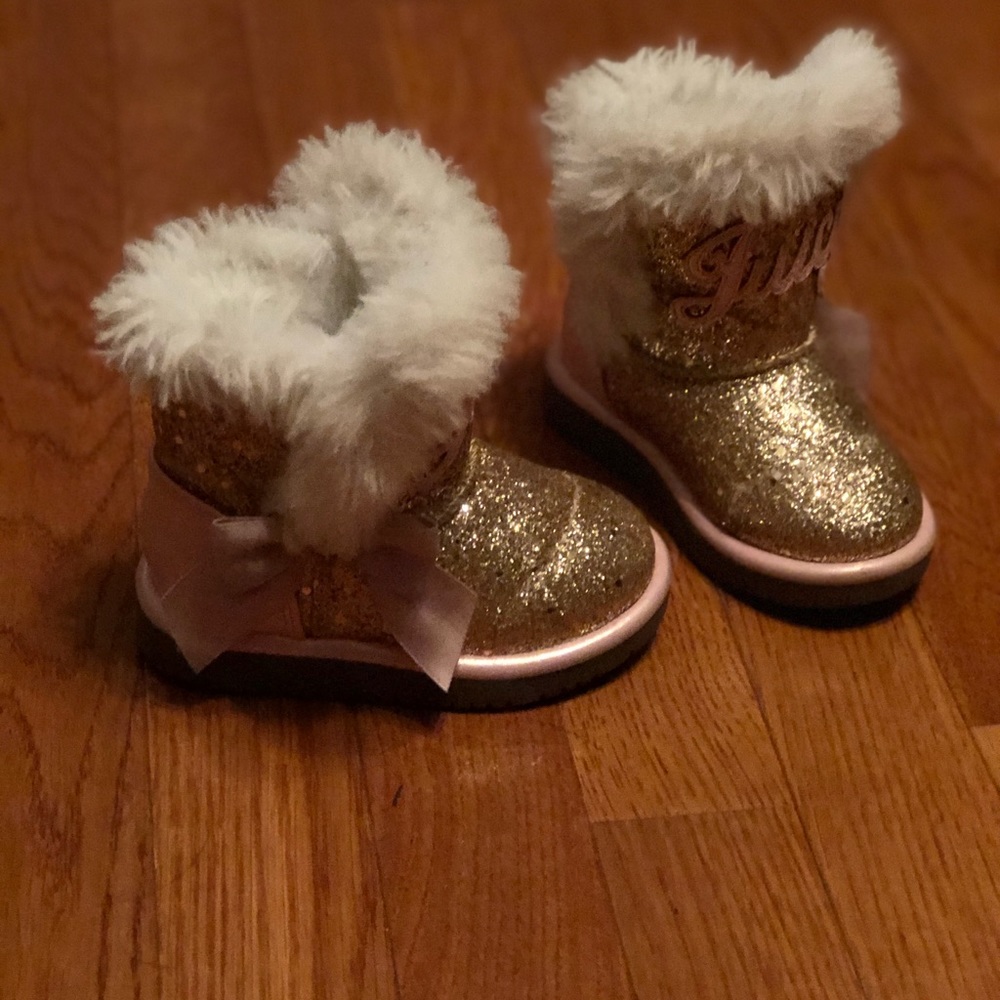Toddler fur boots